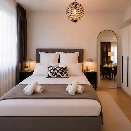 Zentrum Prime Location - Near Metro 24h Self Check-in, 65 Smart Tv Apartman *