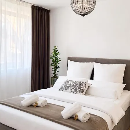 Zentrum Prime Location - Near Metro 24h Self Check-in, 65 Smart Tv Núremberg