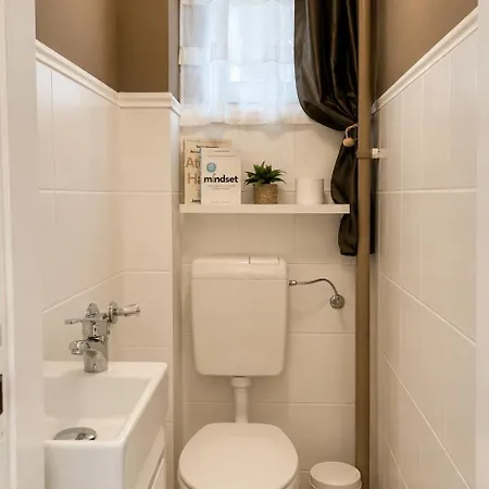Apartman Zentrum Prime Location - Near Metro 24h Self Check-in, 65 Smart Tv *
